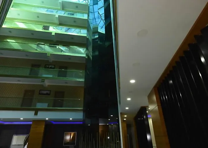 Grand Surmely Business Hotel *